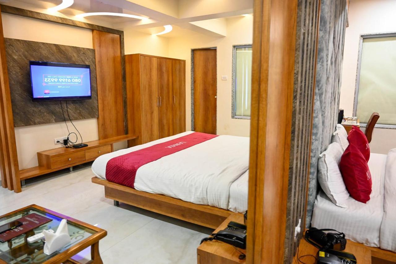 Adiraj Residency Otel Navi Mumbai Dış mekan fotoğraf