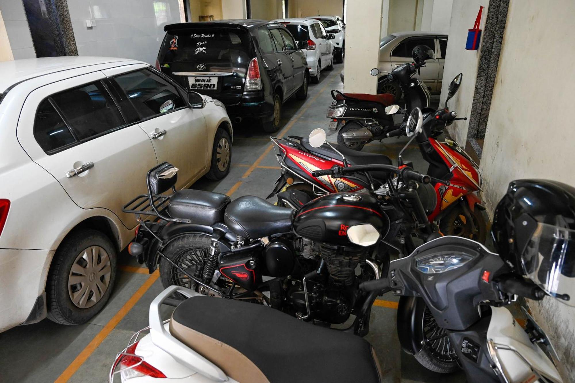 Adiraj Residency Otel Navi Mumbai Dış mekan fotoğraf