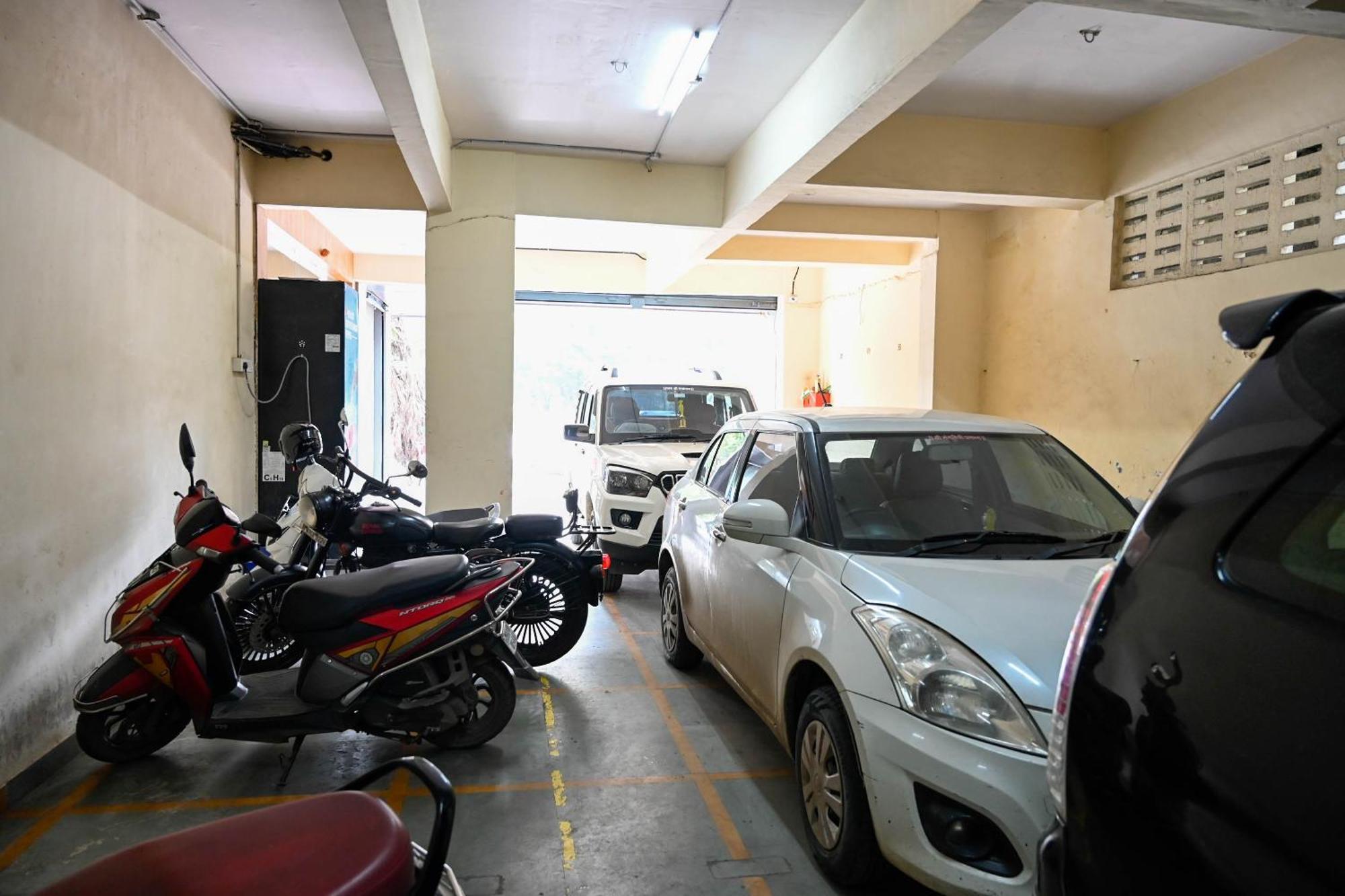 Adiraj Residency Otel Navi Mumbai Dış mekan fotoğraf